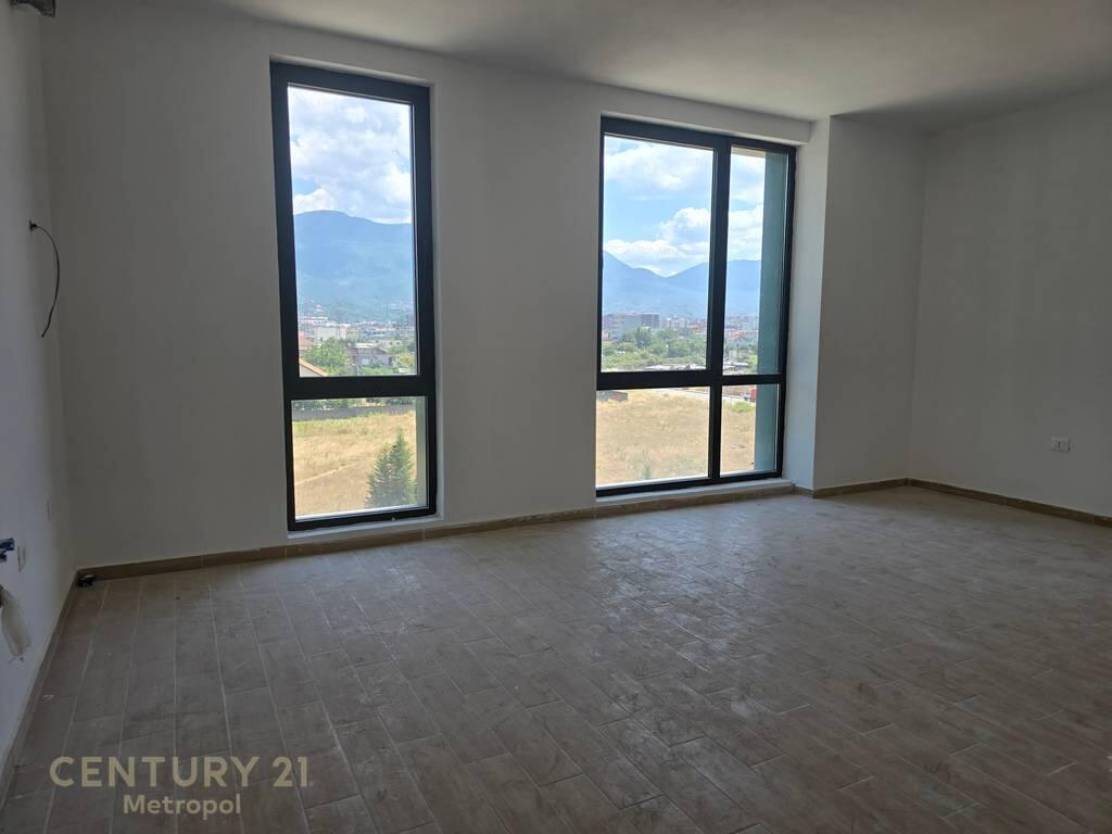 SHESIM APARTAMENT 1+1+Post Parkimi , Bulevardi i Ri !