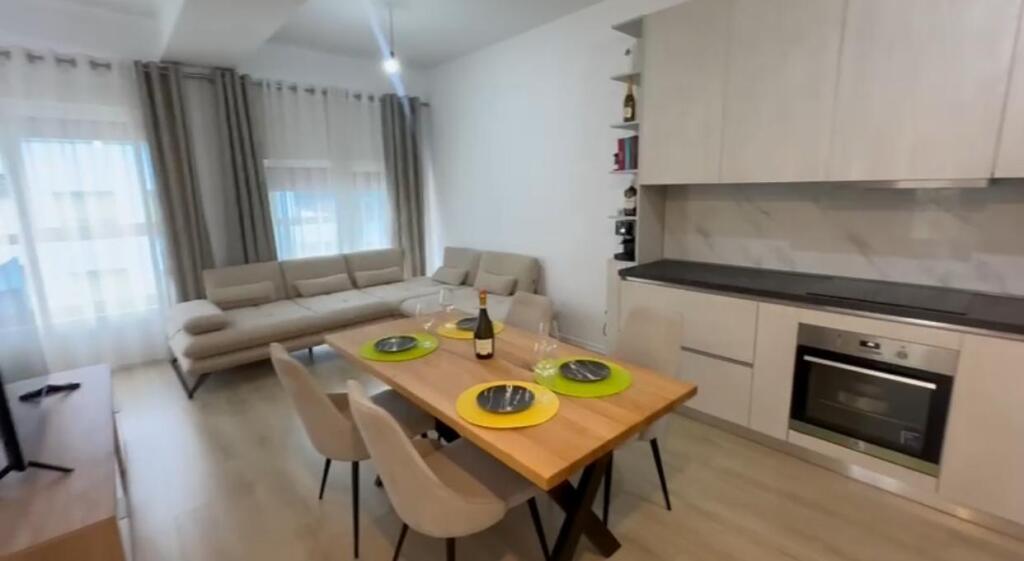 SHITET APARTAMENT 3+1+2 SHKOZE 190.000 EURO