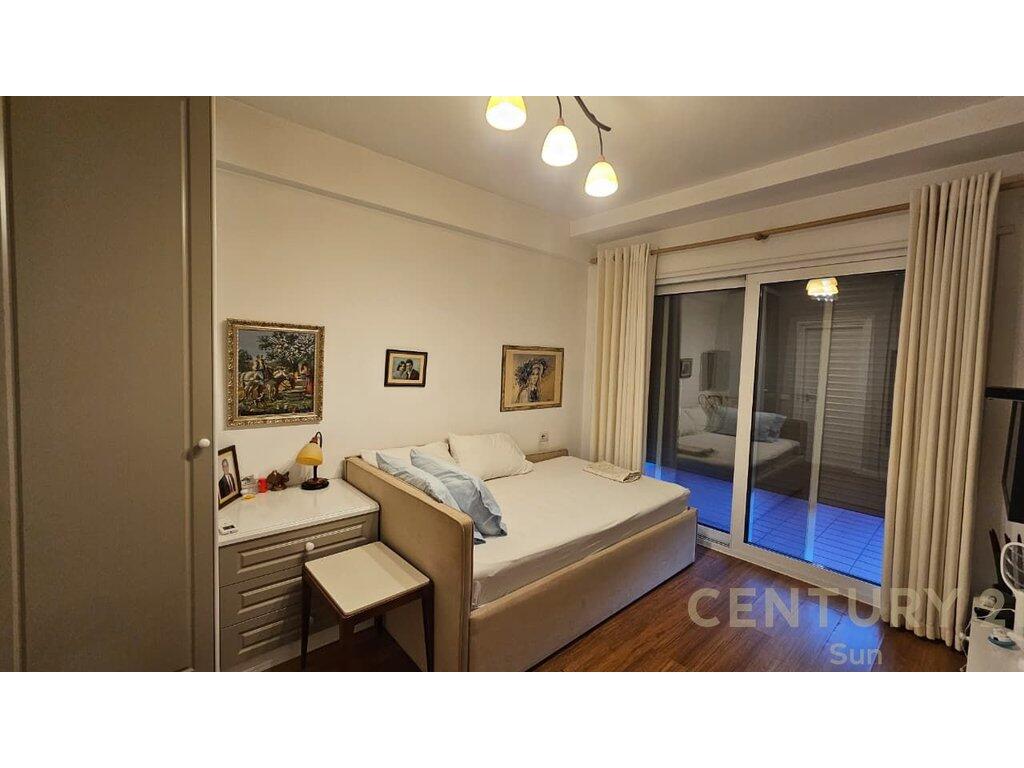 Jepet me qira apartament 2+1+2 në Liqenin e Thatë