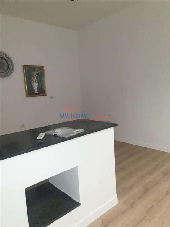 Ufficio in affitto Via Brigata 8 Tirana