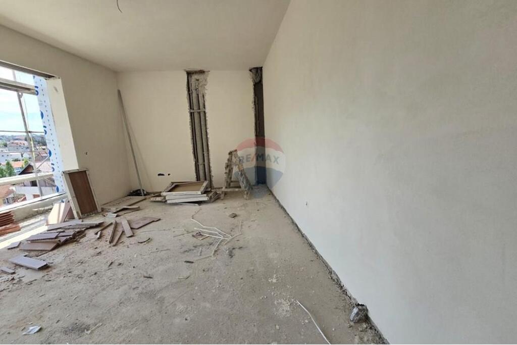 Apartament 1+1 per shitje, Rruga Ali Visha Tregu Elektrik !
