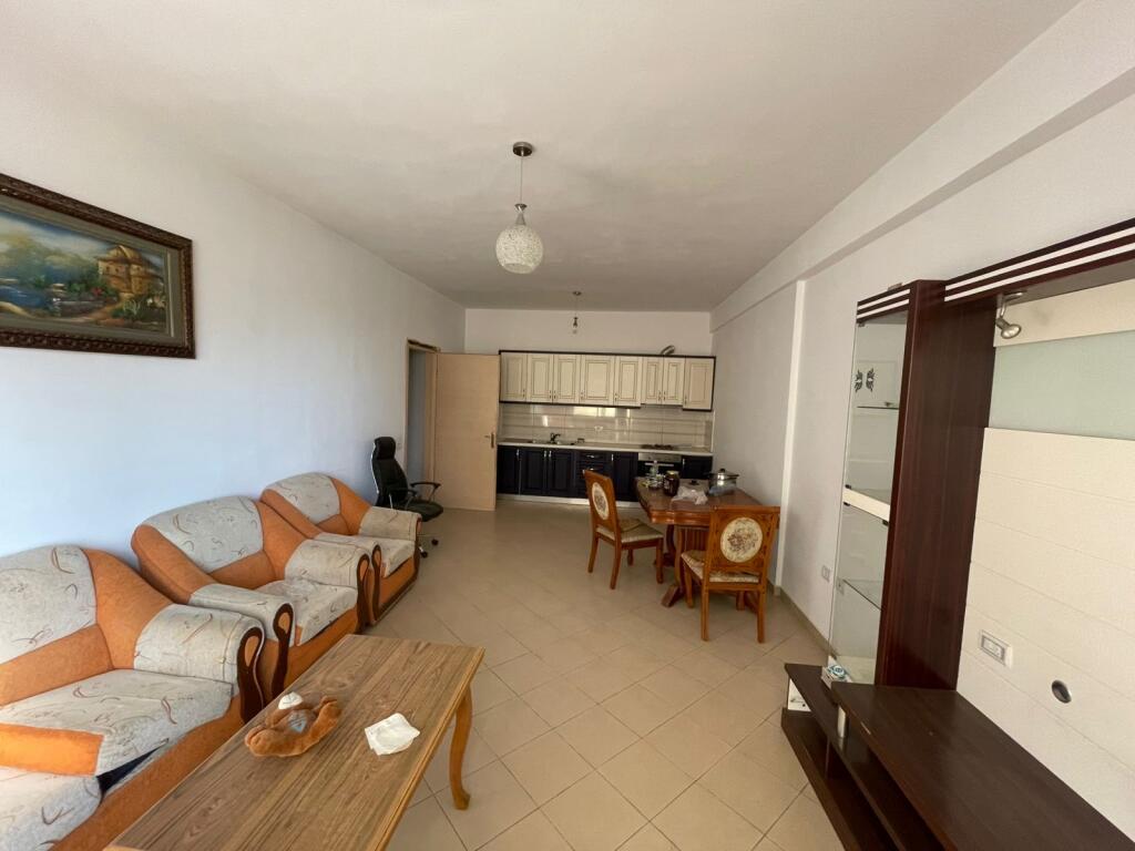 *Apartament  2+1 me Qira ne Fresk*