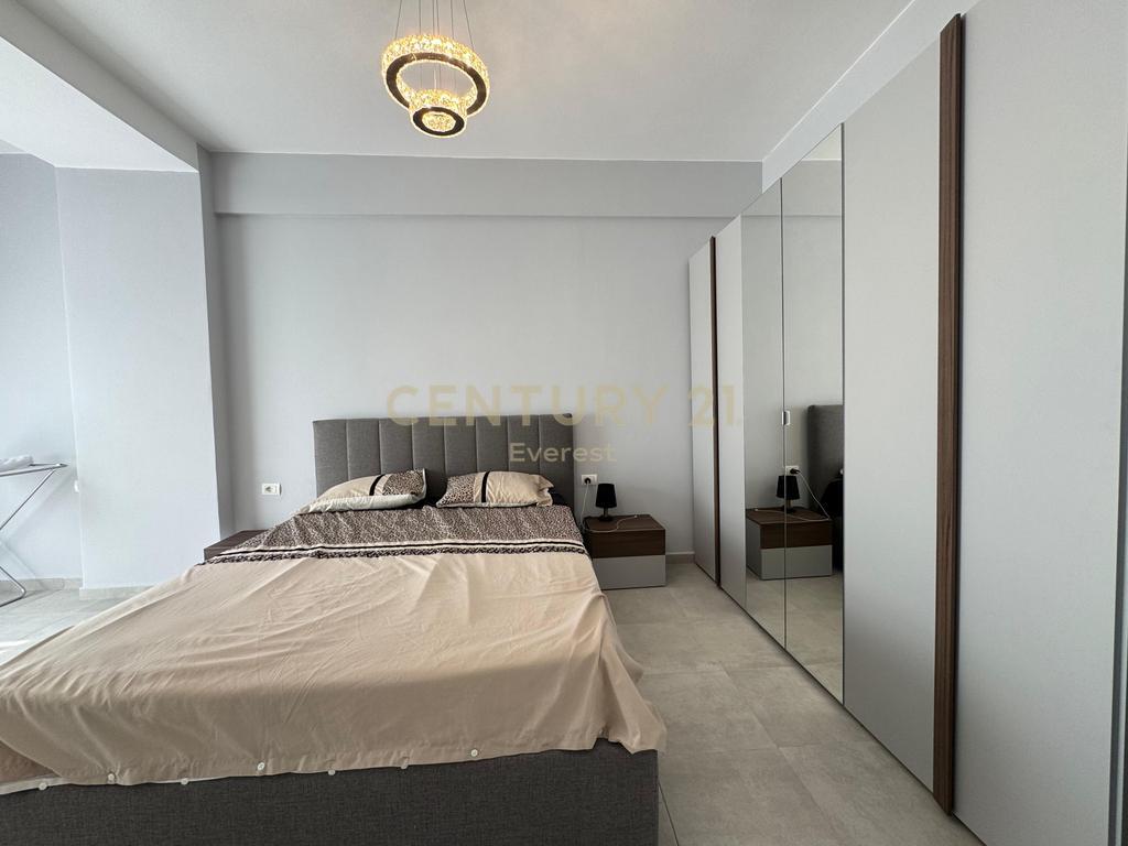 BRRYLI, APARTAMENT 2+1+PARKIM PER QIRA 750 € /Muaj