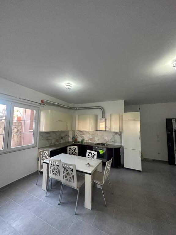 Apartament 2+1 me qira ne Spitalle