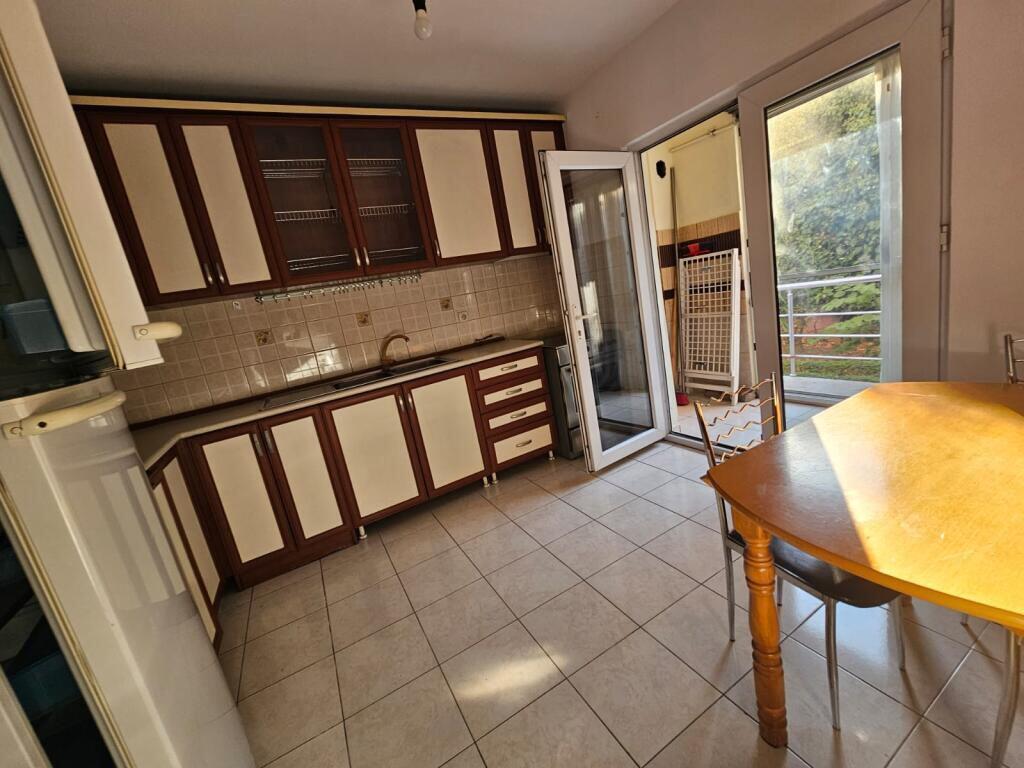 🏢Laprake,prane Blloku Gintash jepet me qera apartament 1+1,i mobiluar. 60,000Leke