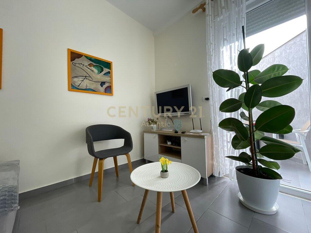 JEPET APARTAMENT 1+1 ME VERANDE NE PLAZH ILIRIA,DURRES!