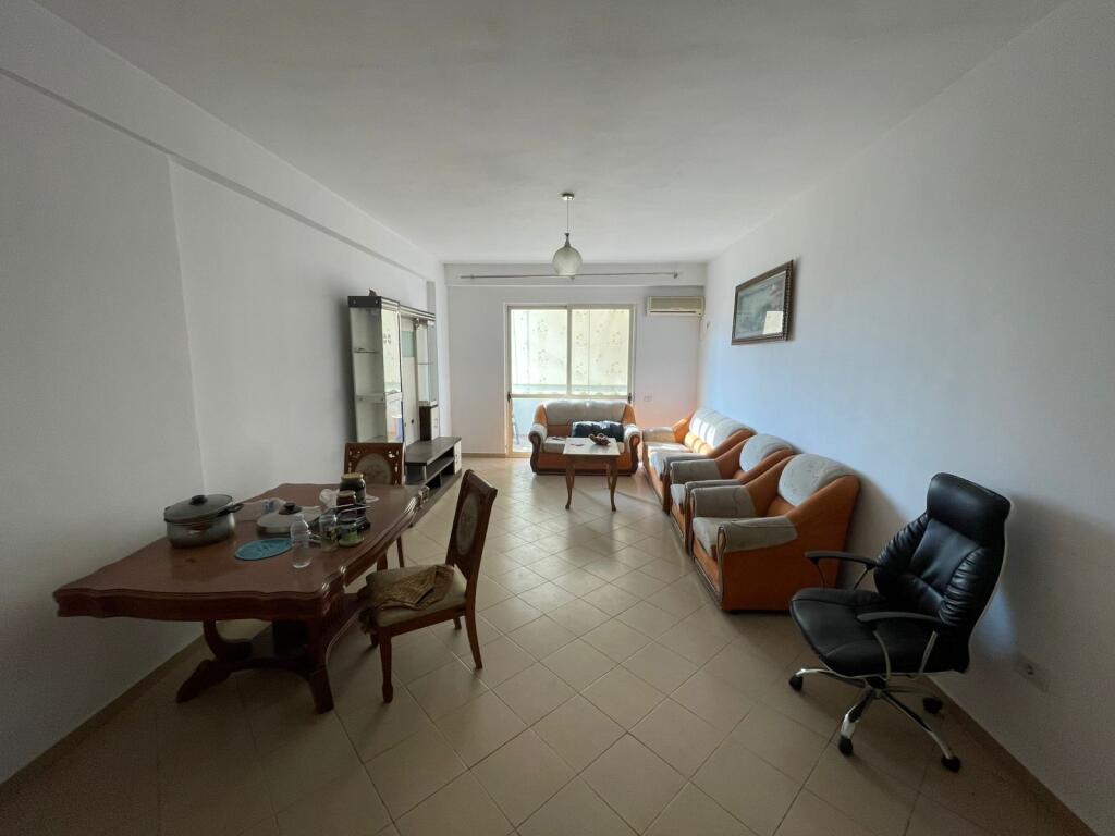 *Apartament  2+1 me Qira ne Fresk*