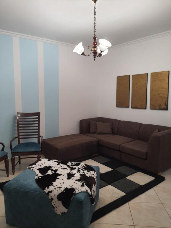 APPARTAMENTO IN AFFITTO 1+1 COMUNE DI PARIGI 550 EURO