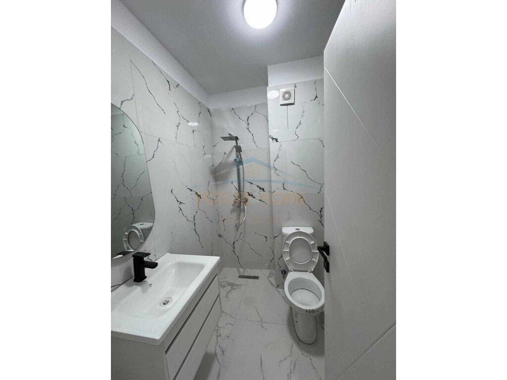 Shitet Apartament 1+1