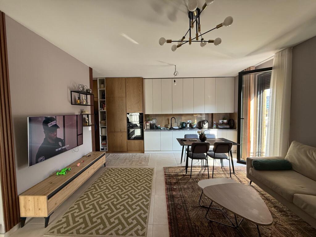 Apartment 2+1+ veranda for rent near Kodra e Diellit at Botaniku residence