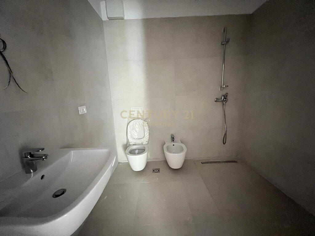 Ambient Per Zyra Me Qira Te Garden Side Residence Prane Air Albania 1,000 € /Muaj