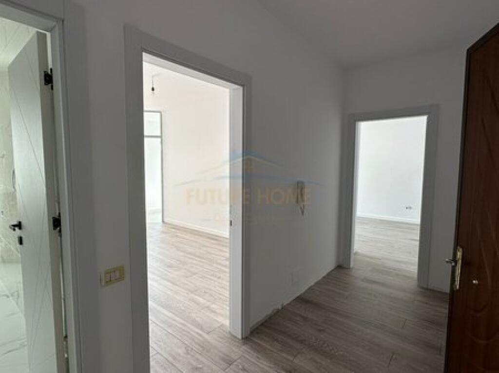 In vendita, appartamento 1+1 Nuovo Anello, Tirana.