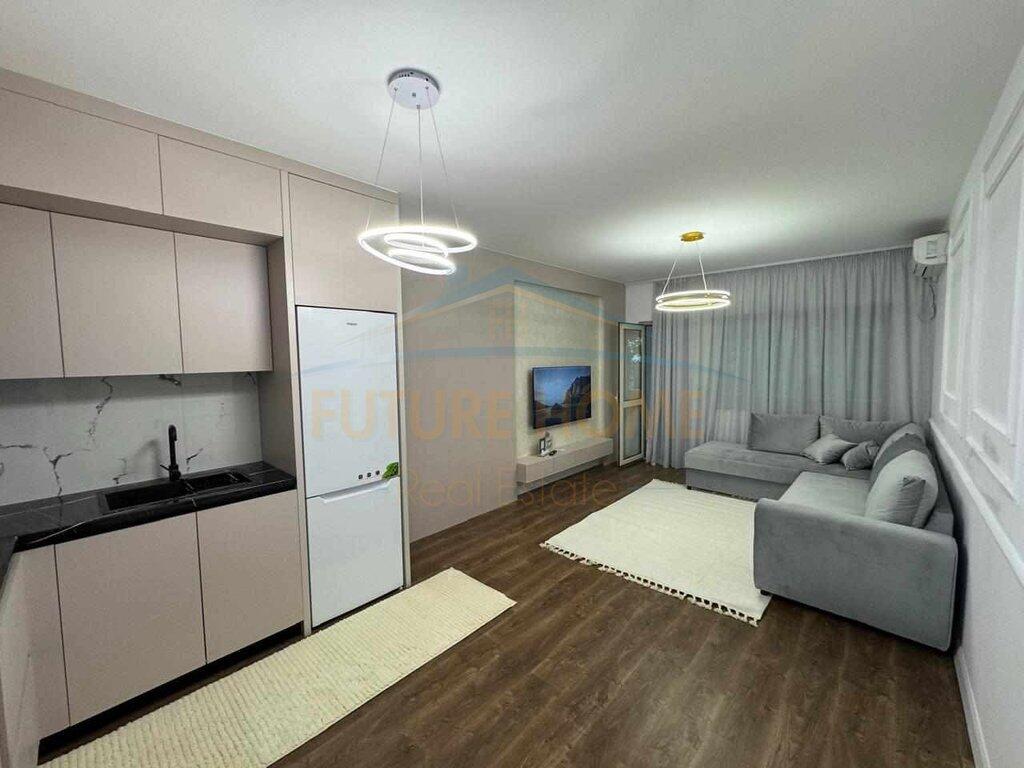 Shitet Apartament 1+1