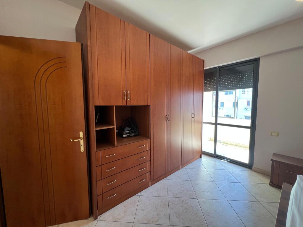 Affitto, Appartamento 2+1, vicino a Square 21, Tirana.