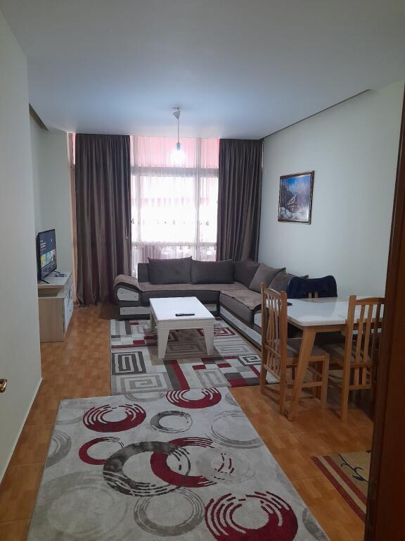 APPARTAMENTO 2+1. 35000 LEKE. YZBERISHT VICINO A VODAFONE