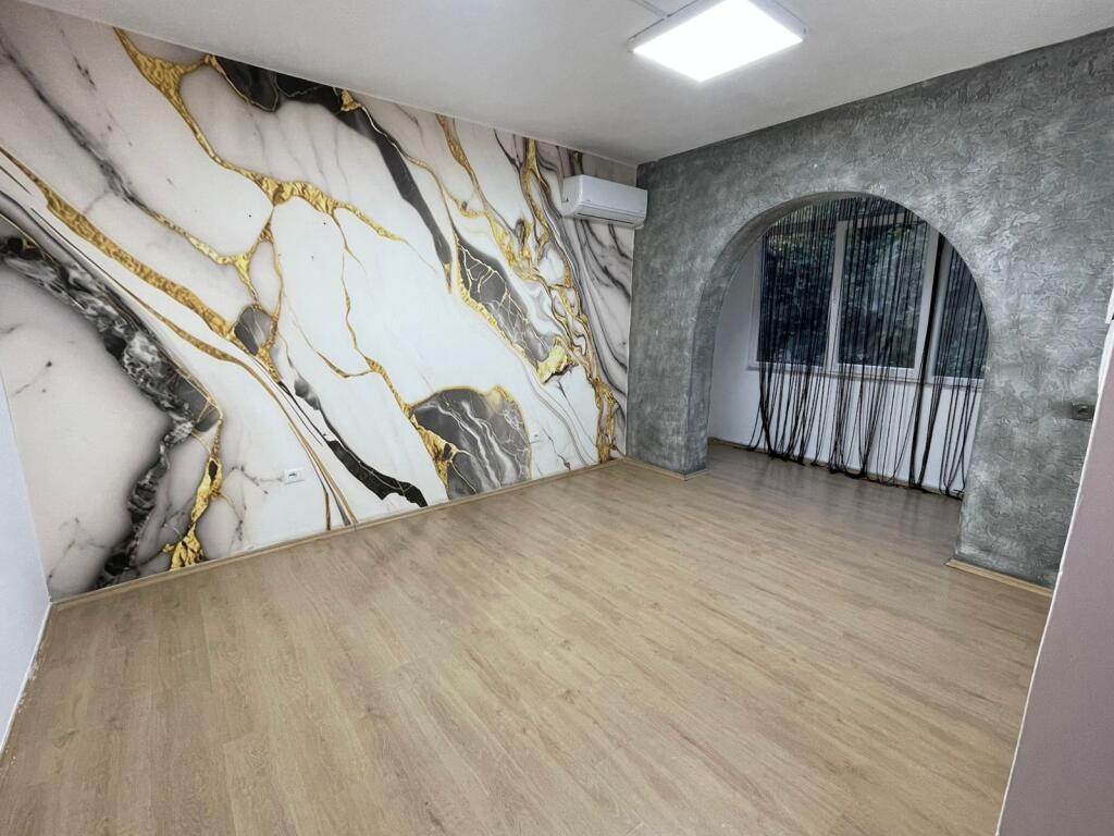 Business Premises 2+1 for Rent at 21 Dhjetori.