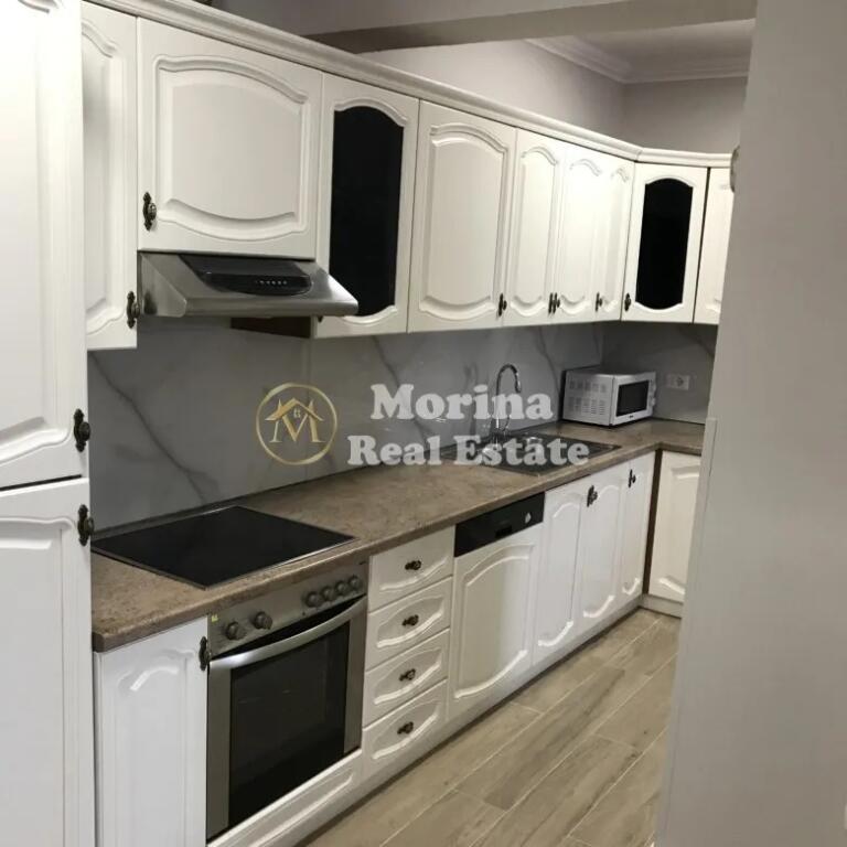Qera, Apartament 3+1,  Sheshi Skenderbej, 1200 euro/muaj
