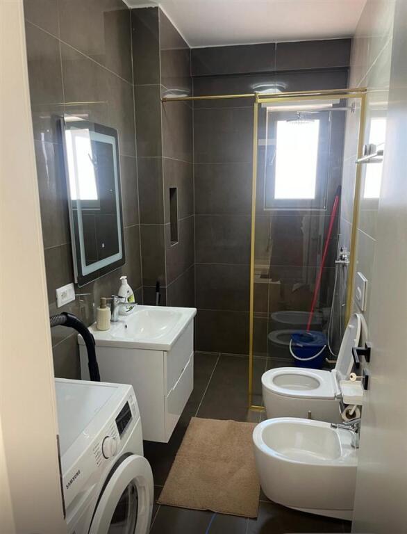 Apartament 1+1 me qira afer Shkolles se Kuqe