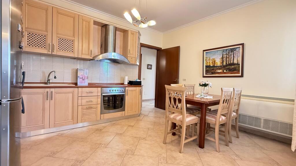 Appartamento 3+1+2 in affitto in via Elbasan, vicino ad Air Albania!