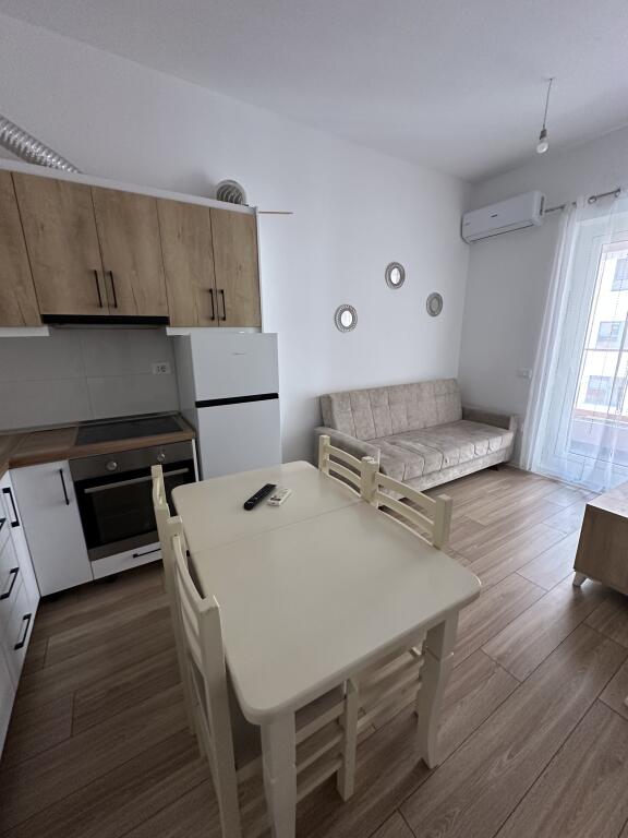 Affittasi 1+1+Balcone nel complesso Mangalem, Ali Dem