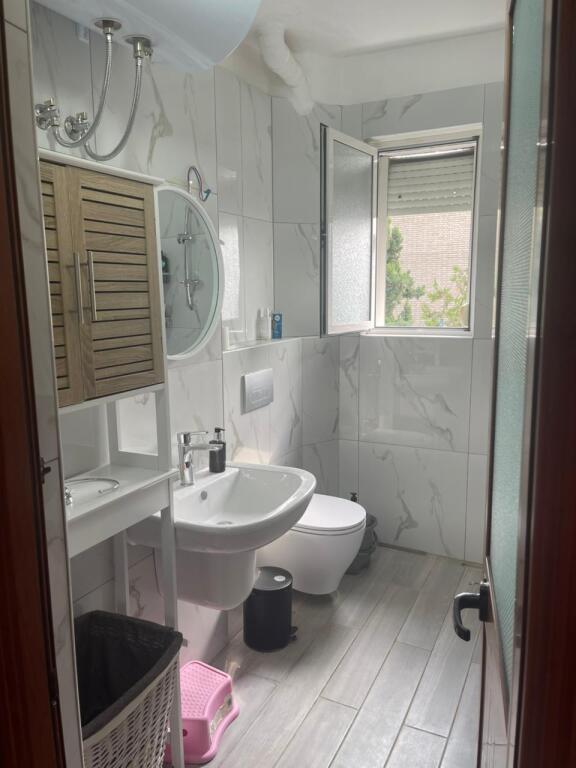 🏢After the Former Durres Restaurant, Memo Meto Street, a 1+1 furnished apartment is for rent, 500 Euro   
