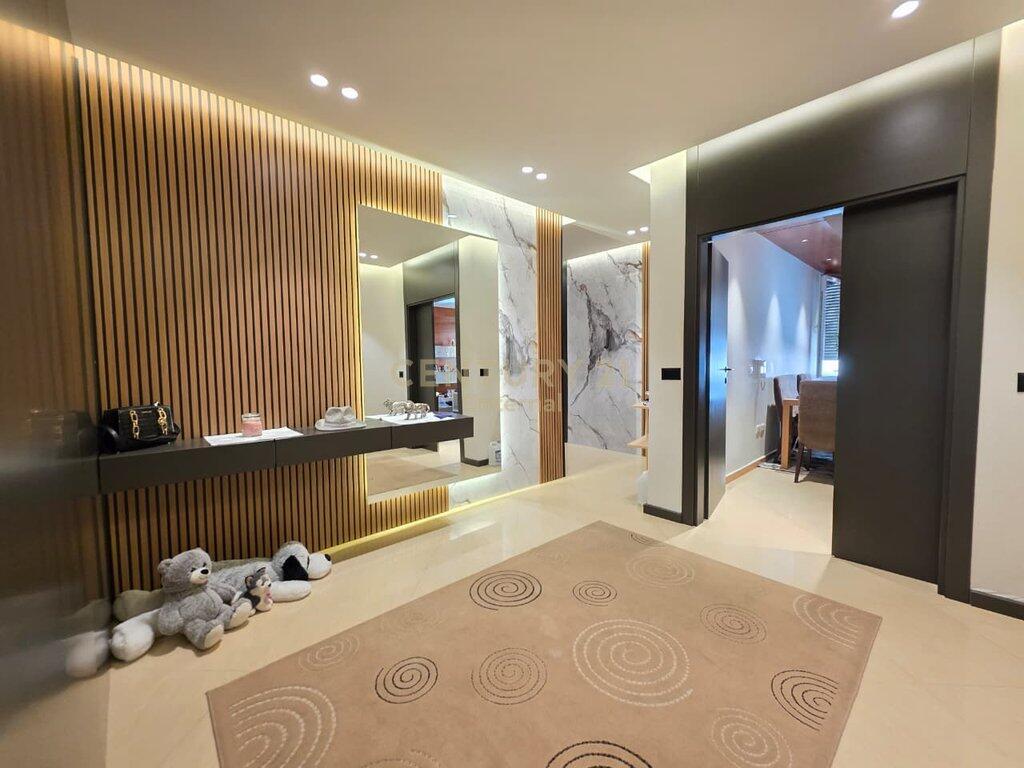 Apartment 3+1+2 For Sale in Botanical Zoological Garden, Tirana 470,000 €