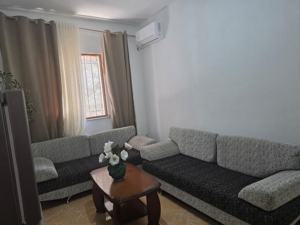 Jepet me qera apartament 1+1, Vilat Gjermane, Rruga Gramoz Pashko