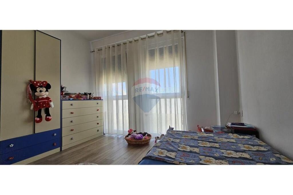 Apartament - Për Qira - Bulevardi i Ri, Tiranë