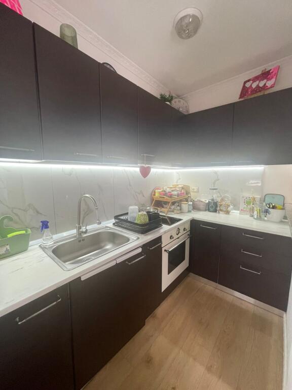 🏢After the Former Durres Restaurant, Memo Meto Street, a 1+1 furnished apartment is for rent, 500 Euro   