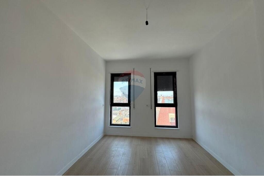 APARTAMENT 3+1+2 NE SHITJE TEK KOMUNA E PARISIT !