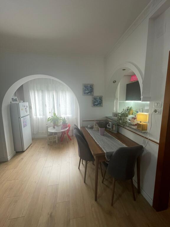 🏢After the Former Durres Restaurant, Memo Meto Street, a 1+1 furnished apartment is for rent, 500 Euro   