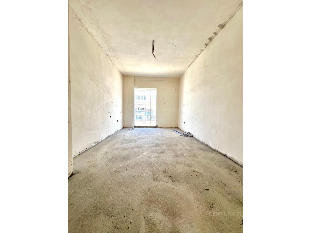 Shitet Apartament 3+1+2 te Kika 3, Komuna e Parisit (pranë CONAD-it)