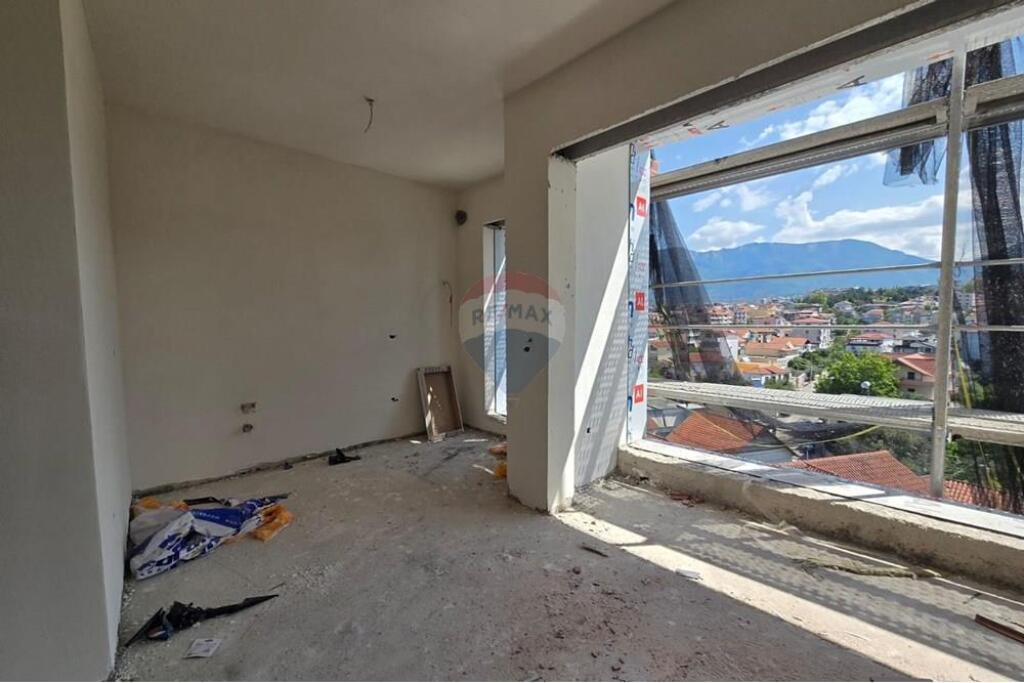 Apartament 1+1 per shitje, Rruga Ali Visha Tregu Elektrik !