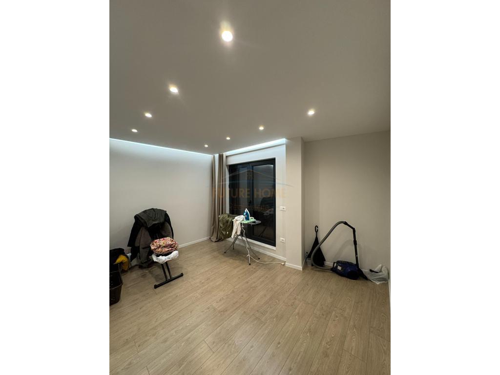 Shitet, Apartament 2+1+Post Parkimi, Korrekt Construksion , Kodra e Diellit.