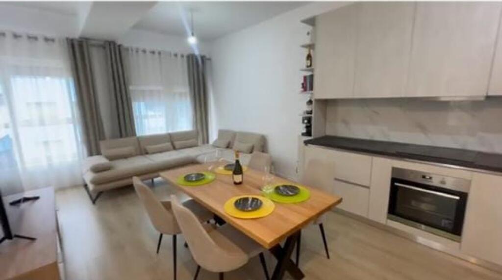 SHITET APARTAMENT 3+1+2 SHKOZE 190.000 EURO