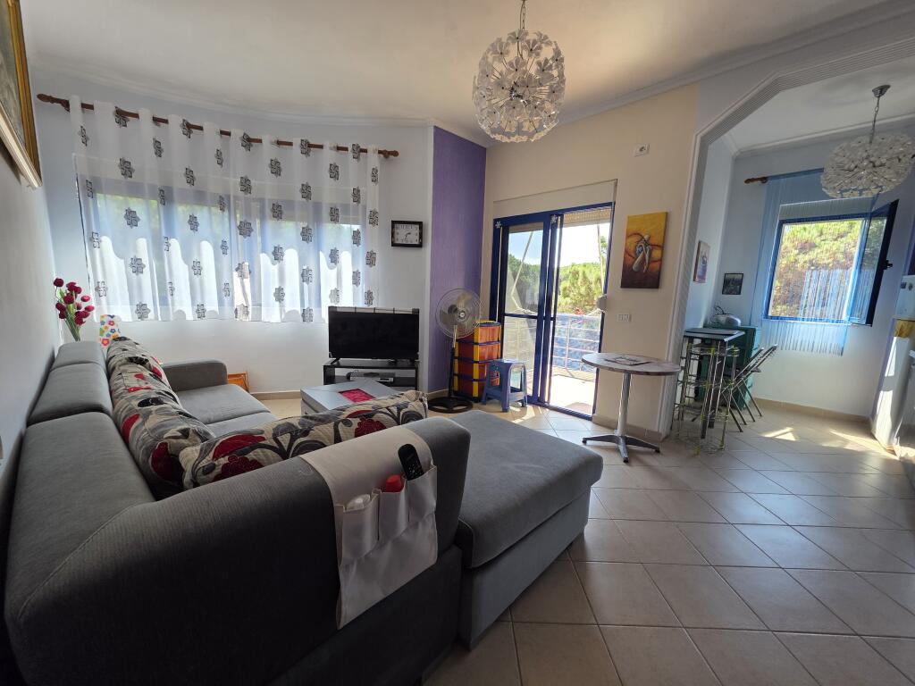 Apartment for sale in Golem near the sea