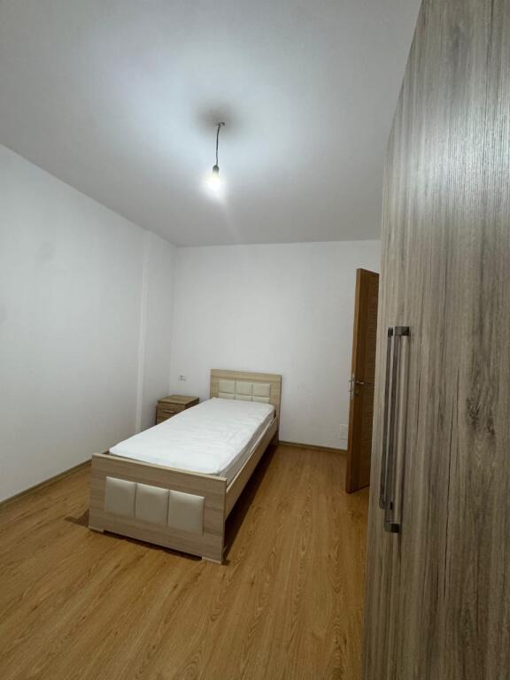 For rent 3+1+2 END OF THE STREET 5 Maji Tirana Riverside 45,000 lek