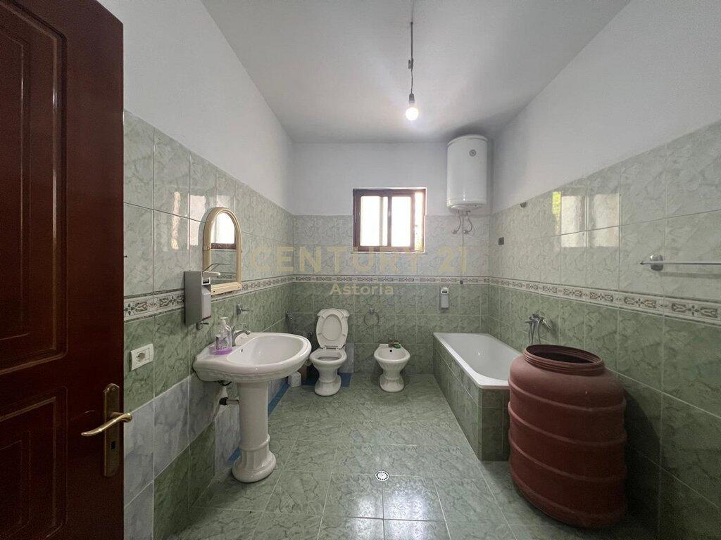 Affittasi appartamento 3+1+2 ad Astir