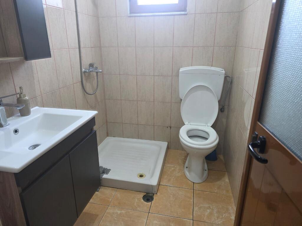 Jepet me qera apartament 1+1, Vilat Gjermane, Rruga Gramoz Pashko