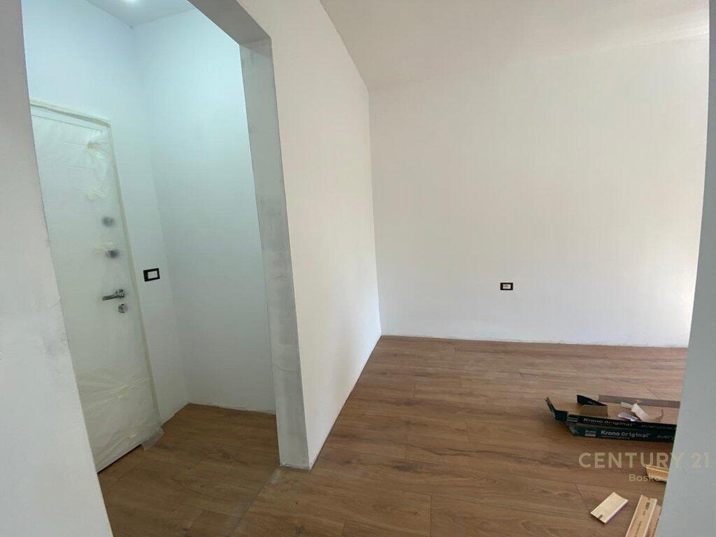 Shitet Garsoniere me Kuzhine te Vecuar ne Don Bosko 75,000 €