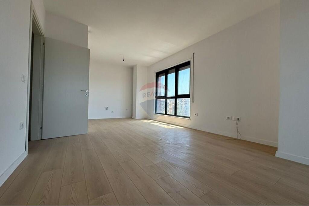 APARTAMENT 3+1+2 NE SHITJE TEK KOMUNA E PARISIT !