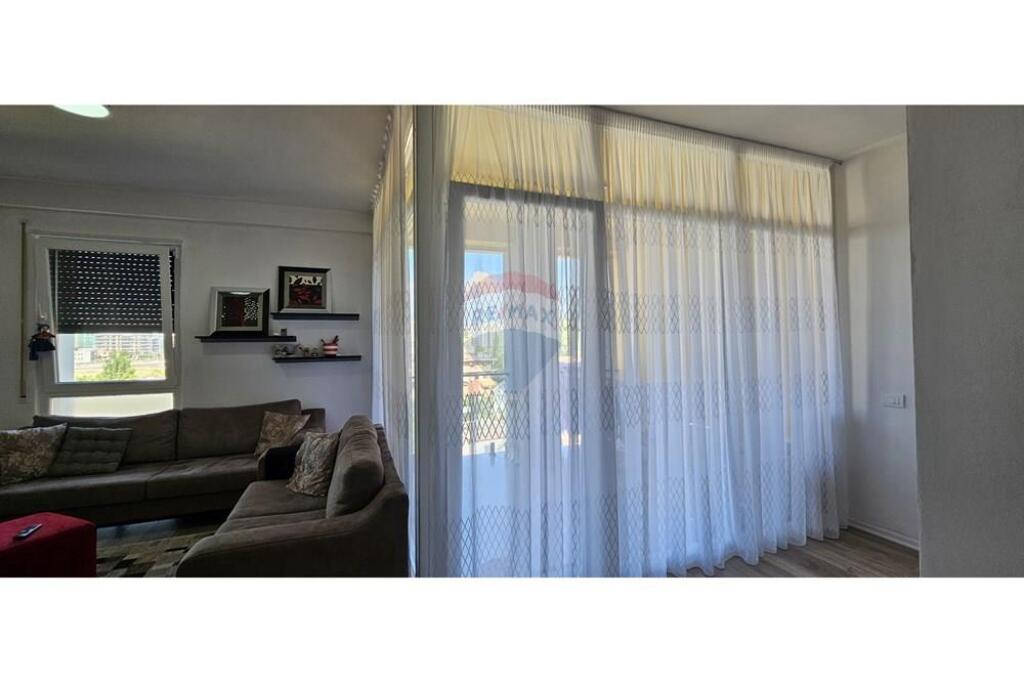 Apartament - Për Qira - Bulevardi i Ri, Tiranë