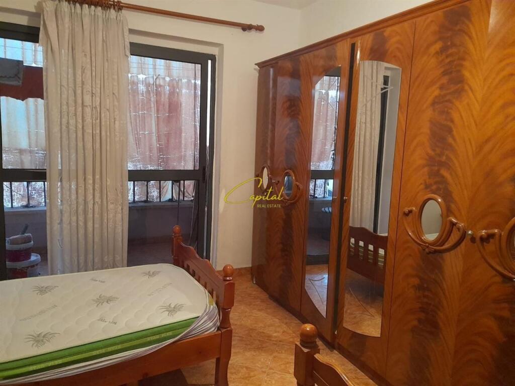 APARTAMENT ME QERA 1+1 RRUGA 5 MAJ 40.000 LEKE