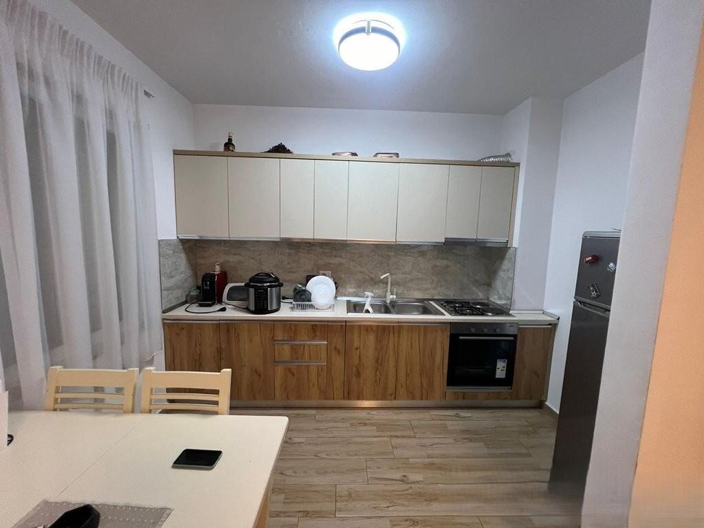 Apartament 1+1 + post parkimi Me Qira në Rruga 5 Maji! 550 € /Muaj