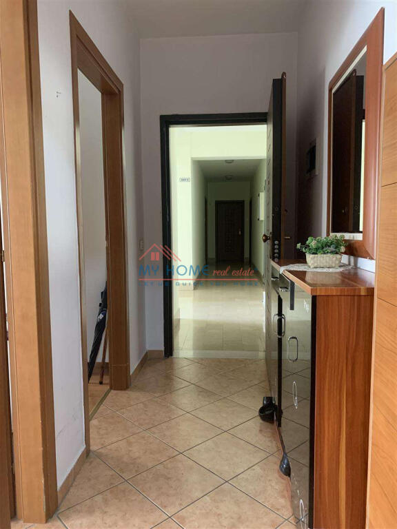 Apartament 1+1 me qera Komuna e Parisit Tirane