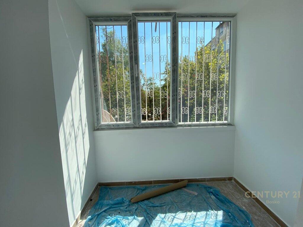Shitet Garsoniere me Kuzhine te Vecuar ne Don Bosko 75,000 €