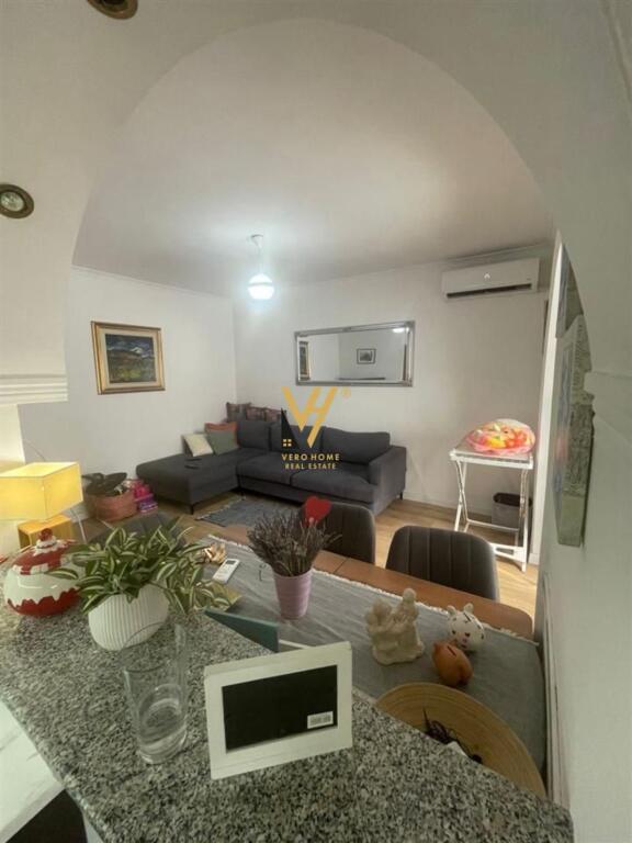 JEPET APARTAMENT 1+1 ME QIRA TE FERIT XHAJKO 500 EURO