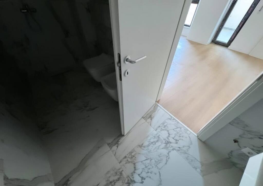 Comune di Parigi, vicino a Kika 2 Vendiamo super appartamento 2+1