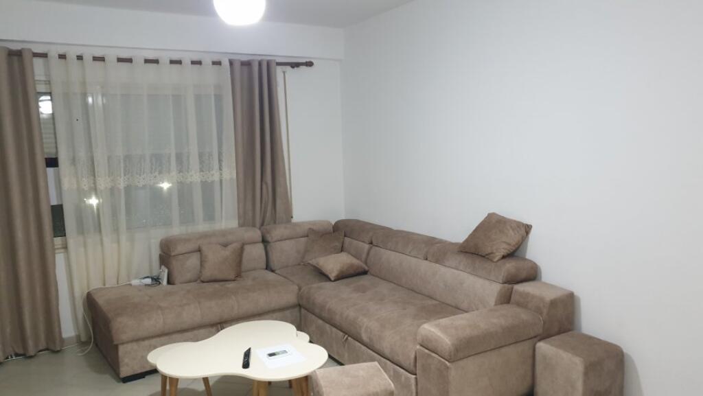 AFFITTASI 2+1+1 FRESKU  45.000 LEKE