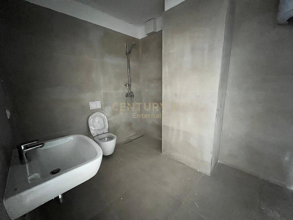 Ambient Per Zyra Me Qira Te Garden Side Residence Prane Air Albania 1,000 € /Muaj